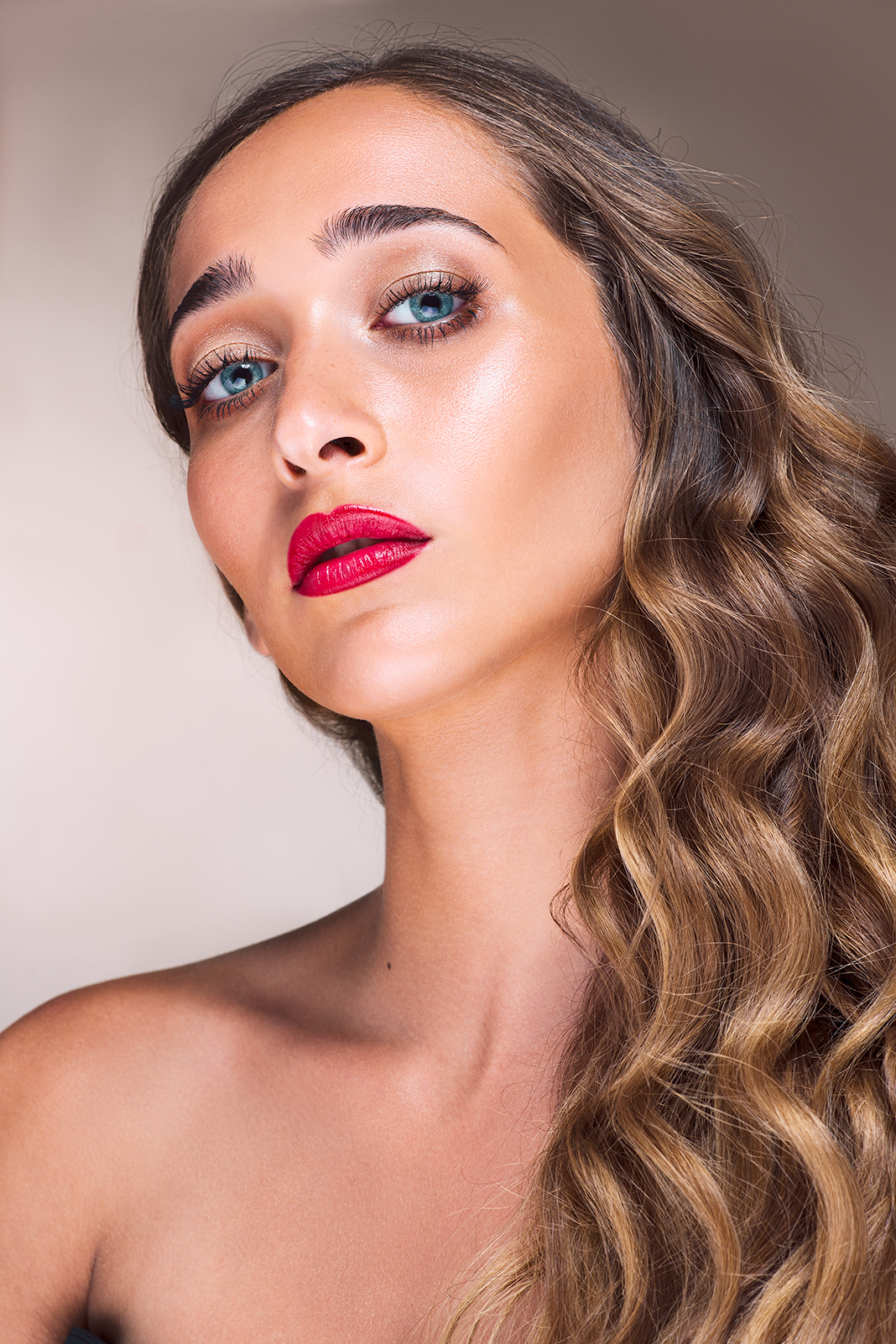 beauty editorial red lips professional photographer